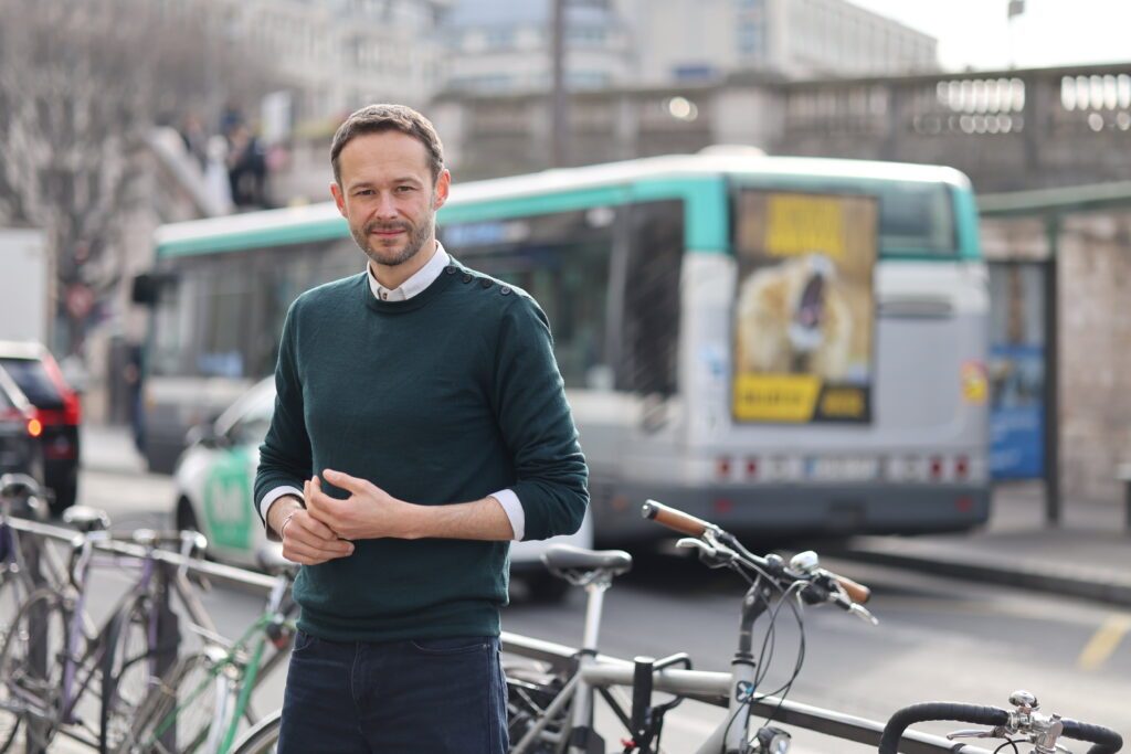 David Belliard dans les rues de Paris