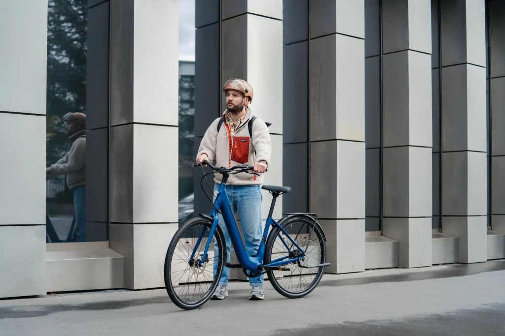 vélotafeur à côté de son ellipse e2 st