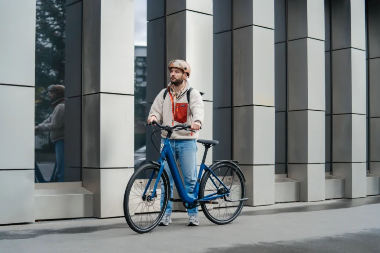 vélotafeur à côté de son ellipse e2 st